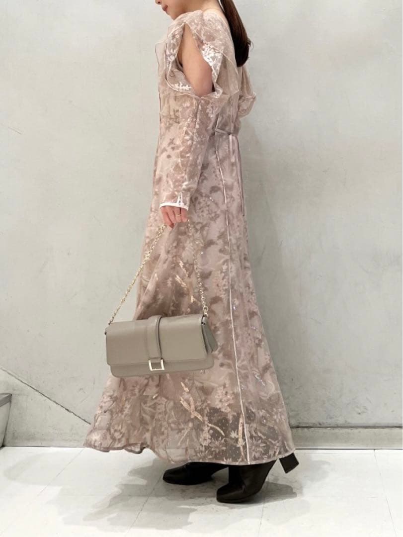 snidel シャイニーエンブロイダリーワンピース