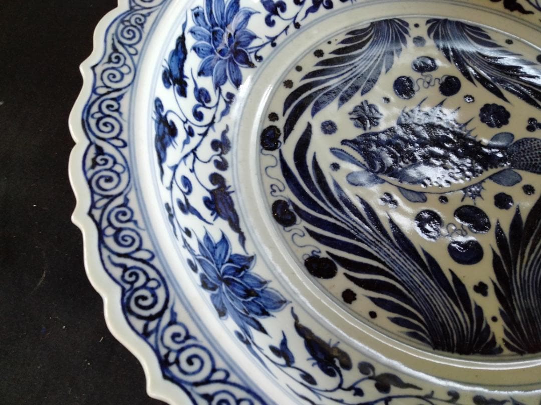 元代　青花桂魚文大皿