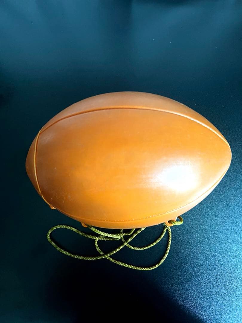 希少7-eleven 非売品ラグビーボール型小物入れ