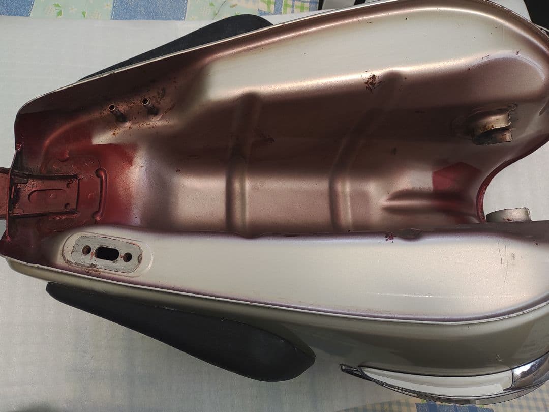 Kawasaki W650 純正タンク - パーツ販売 中