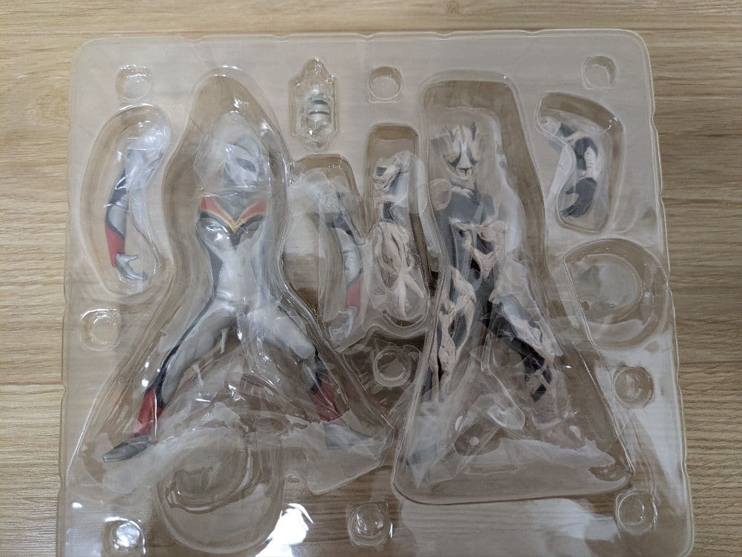 アルティメットルミナス イーヴィルティガ/キリエロイド