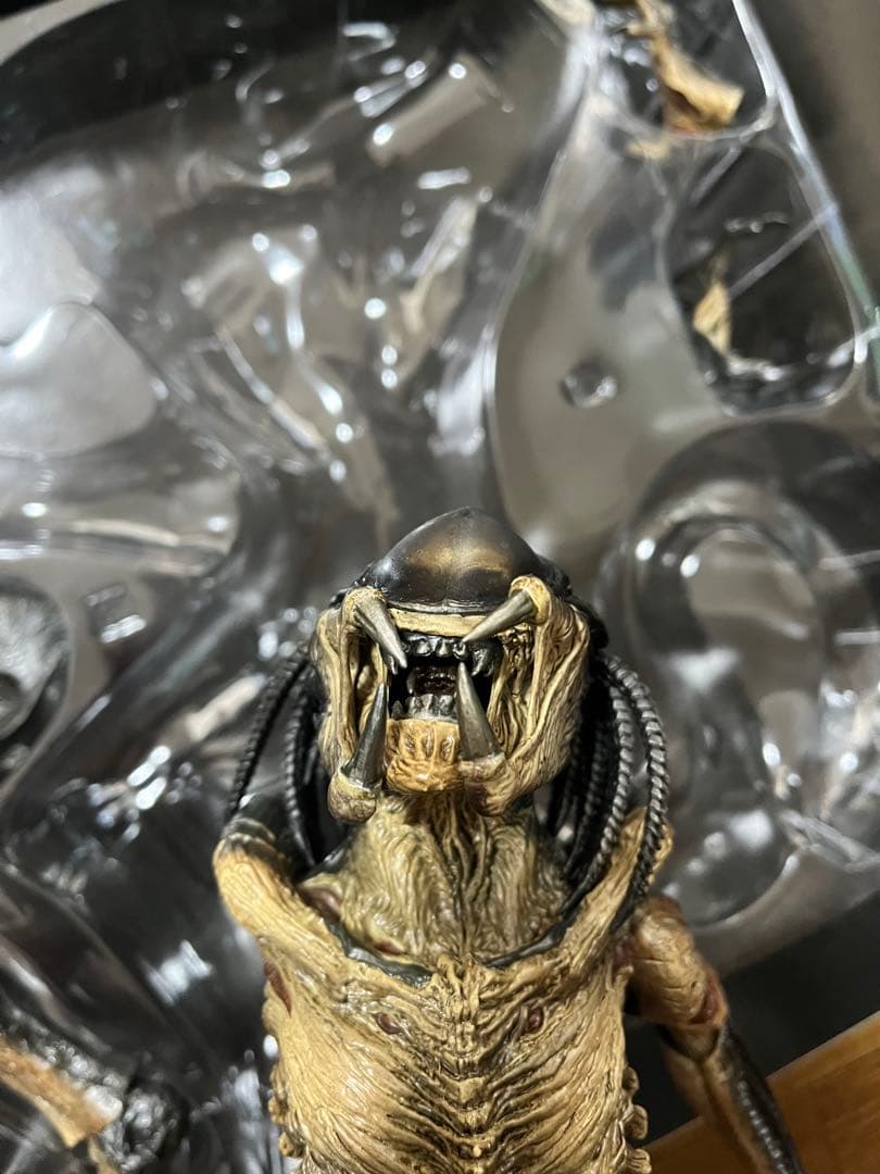 ホットトイズ　AVP2 エイリアンズvsプレデター　プレデリアン