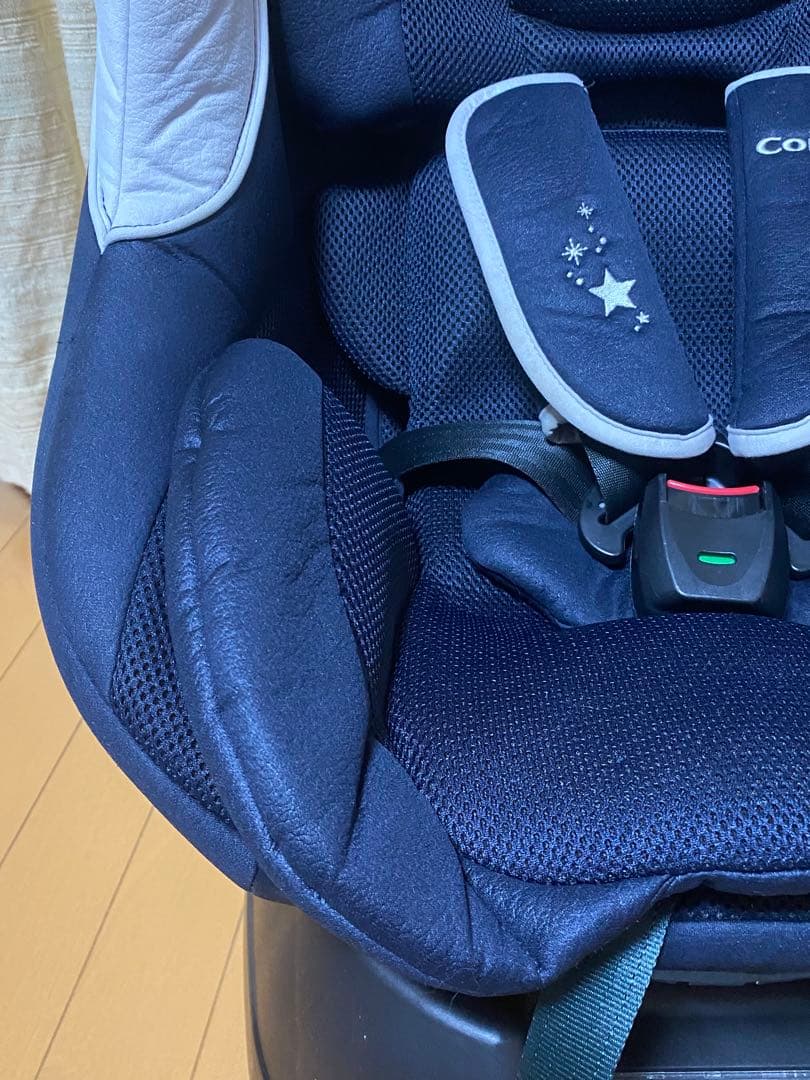 極美品　コンビ クルムーヴ シンプライト トイザらス限定 チャイルドシート