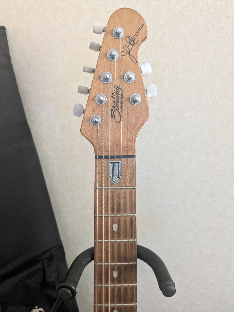 Sterling by MUSICMAN JP157 ジョンペトルーシモデル