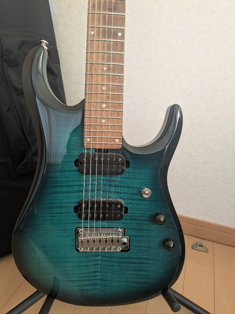 Sterling by MUSICMAN JP157 ジョンペトルーシモデル