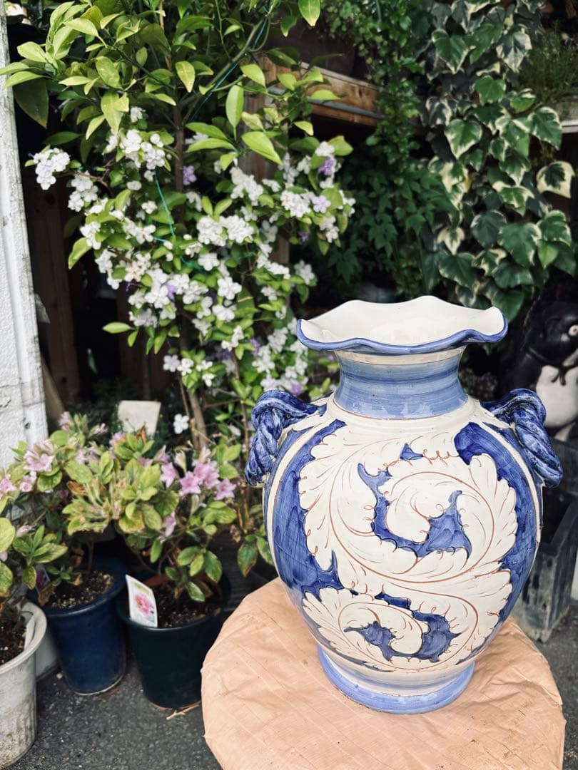 青と白の陶器花瓶 フラワーベース 極美品 激安大安売り