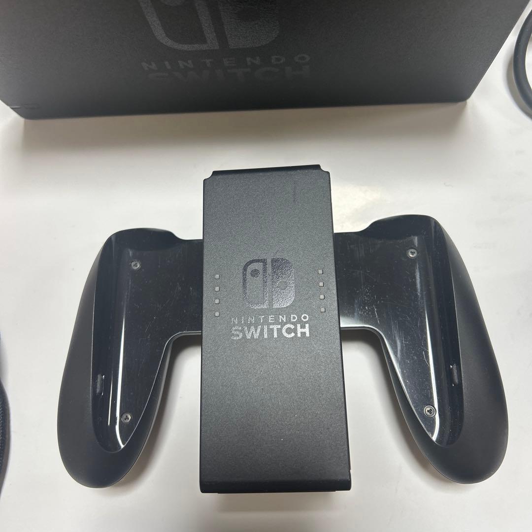 使用回数少なめ　Nintendo Switch 本体 ブルー/ネオンピンク