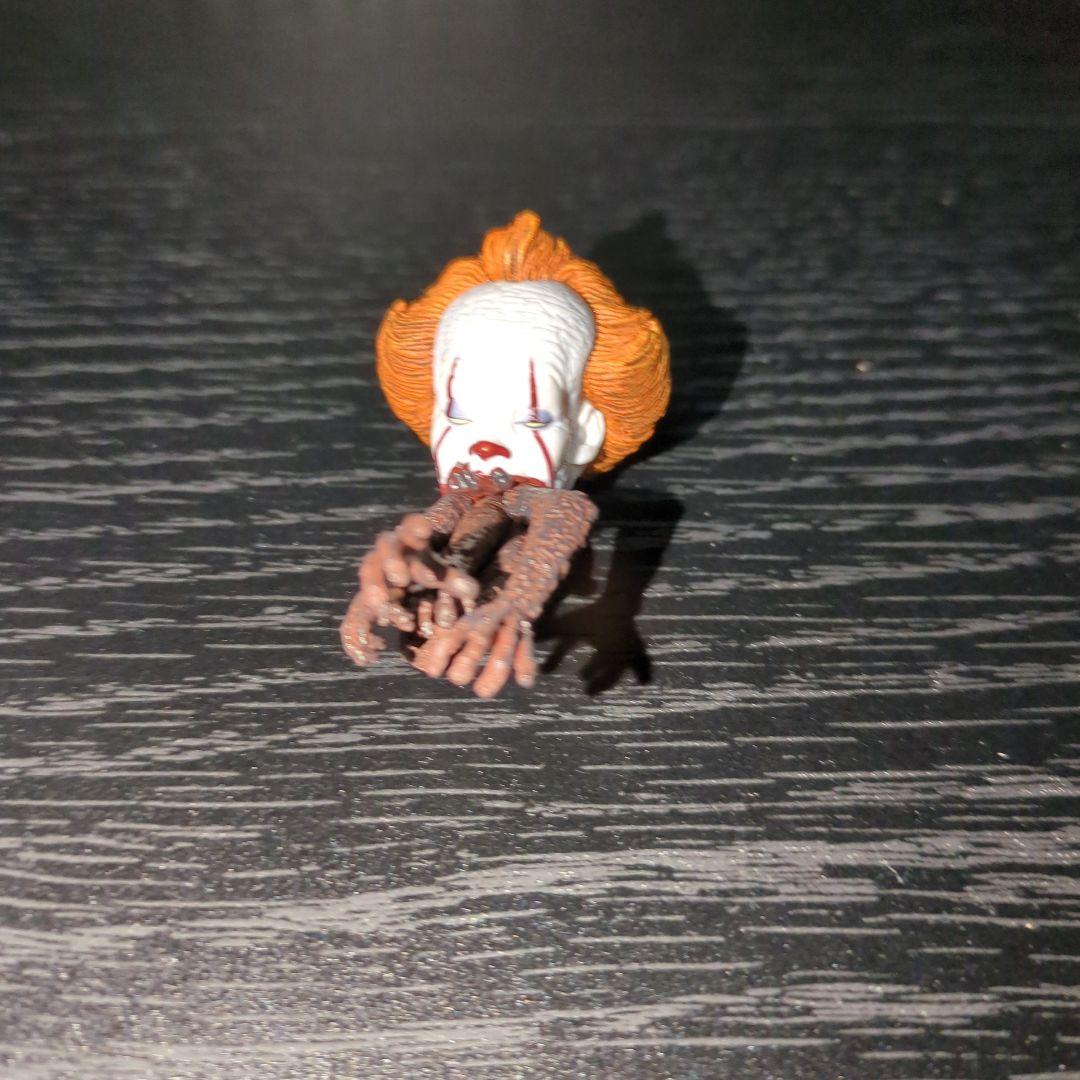 ペニーワイズネカフィギュア