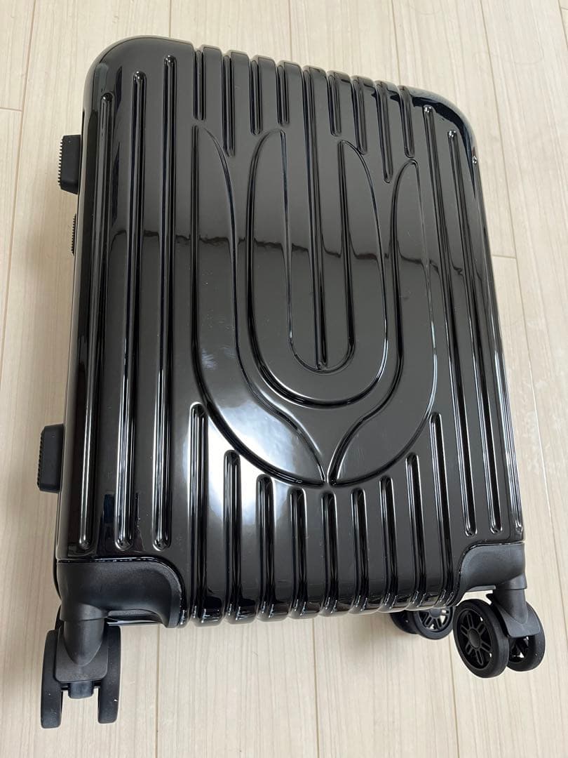 UNISON SQUARE GARDEN キャリーケース - メルカリ