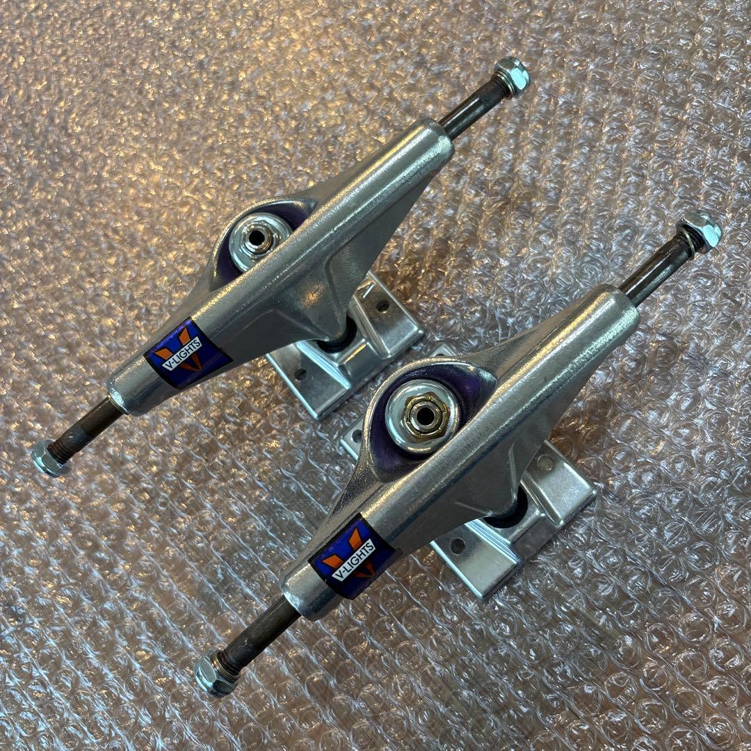 新品　未使用　VENTURE ベンチャー トラック5.0 5.2 スケートボード