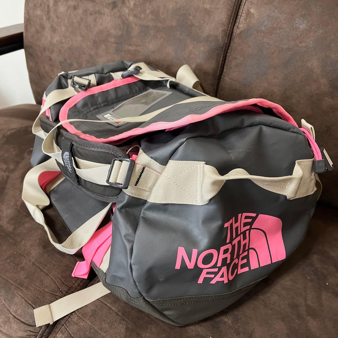 THE NORTH FACE ボストンバッグ グレー/ピンク THE NORTH FACE（ザ ノースフェイス） ボストンバッグ 「THE NORTH