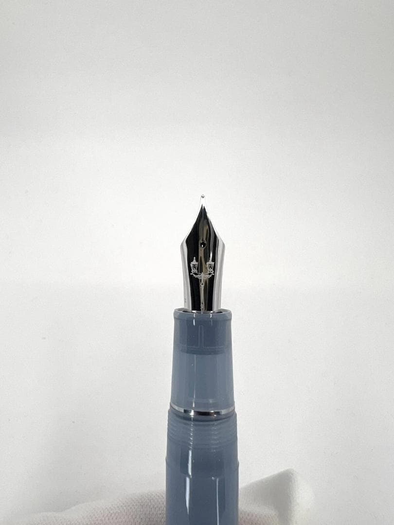 八文字屋 銀山スノーグレー 万年筆 M 中字