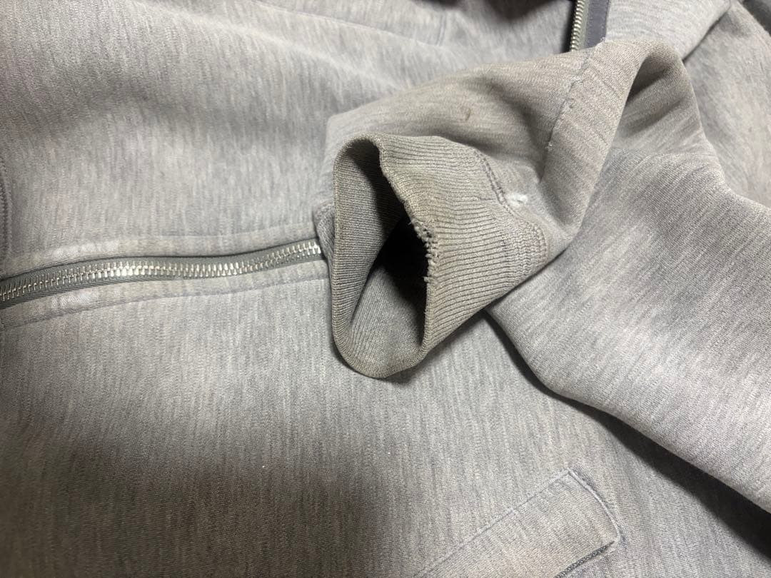 ジャンク　ヴィトン グレー ジップパーカー
