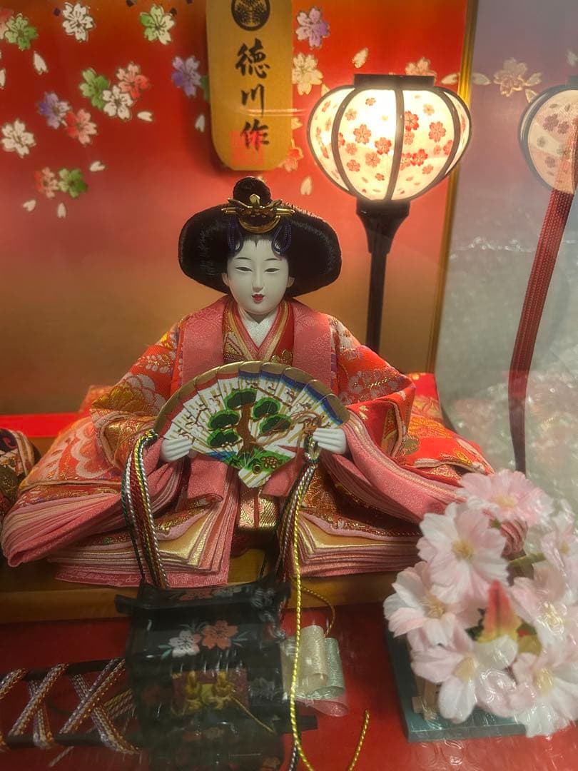 雛人形　ガラスケース入り