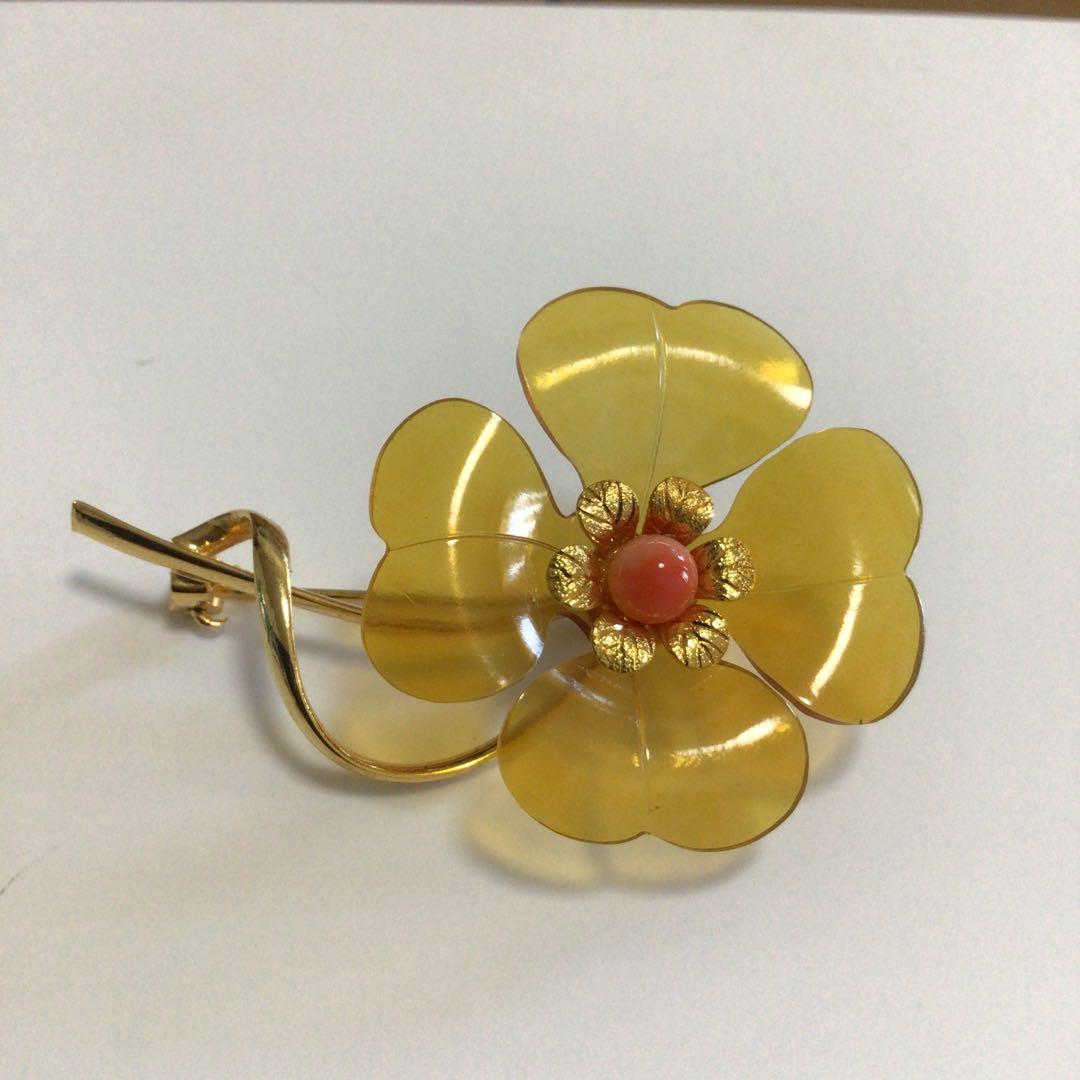 ヴィンテージ ブローチ 本鼈甲 彫刻 菊の花 モチーフ D32 本べっ甲