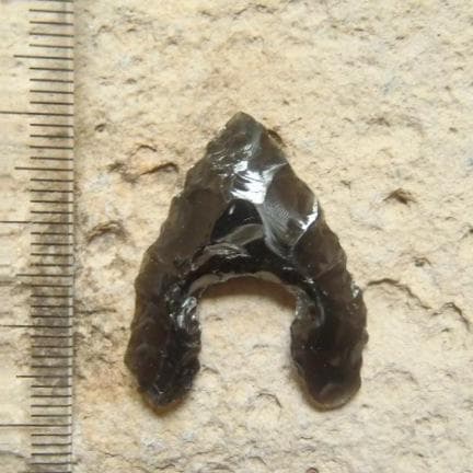 精密加工された 石器 北海道十勝産黒曜石 149
