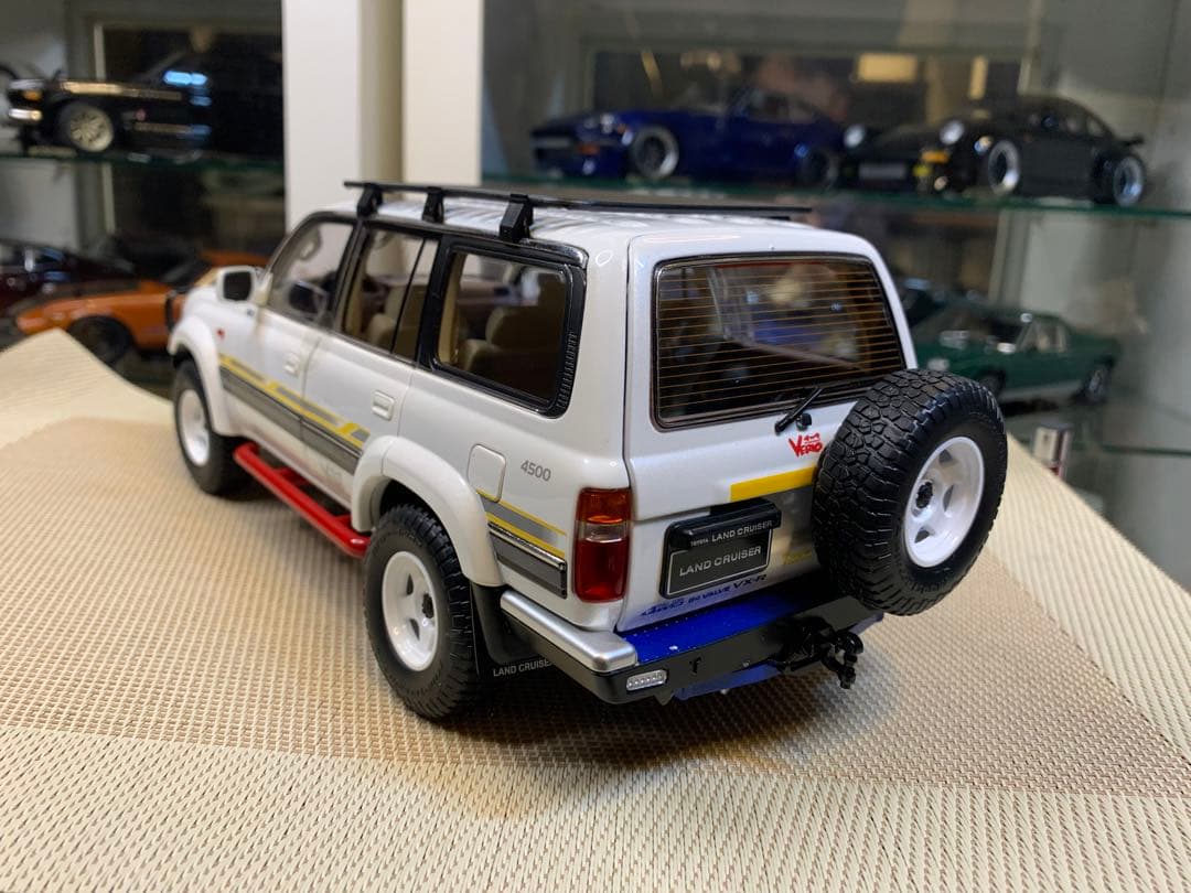 ケンファイ 1/18 ランドクルーザーVX-RL