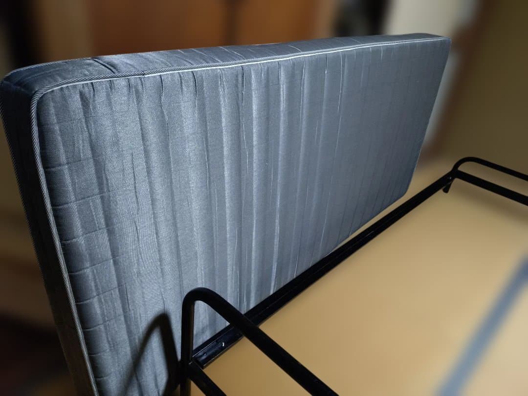 シングルベッド (マットレス付き)