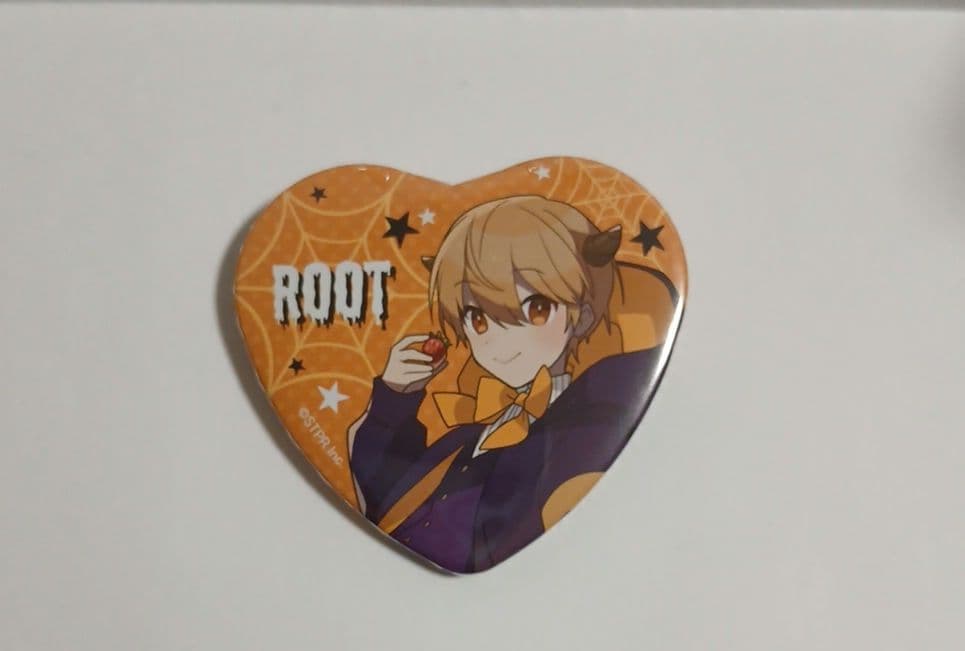 すとぷり るぅと 2023ハロウィン ハート缶バッジ - メルカリ