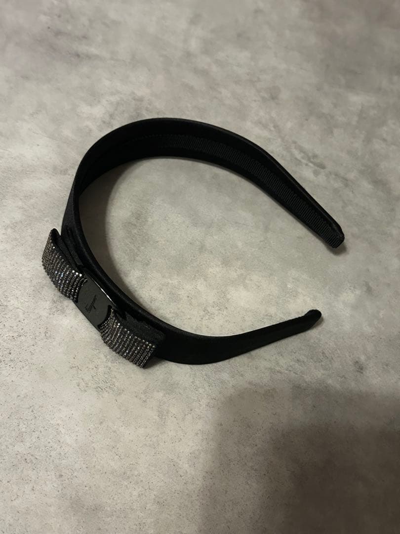 フェラガモカチューシャ　ビジュー