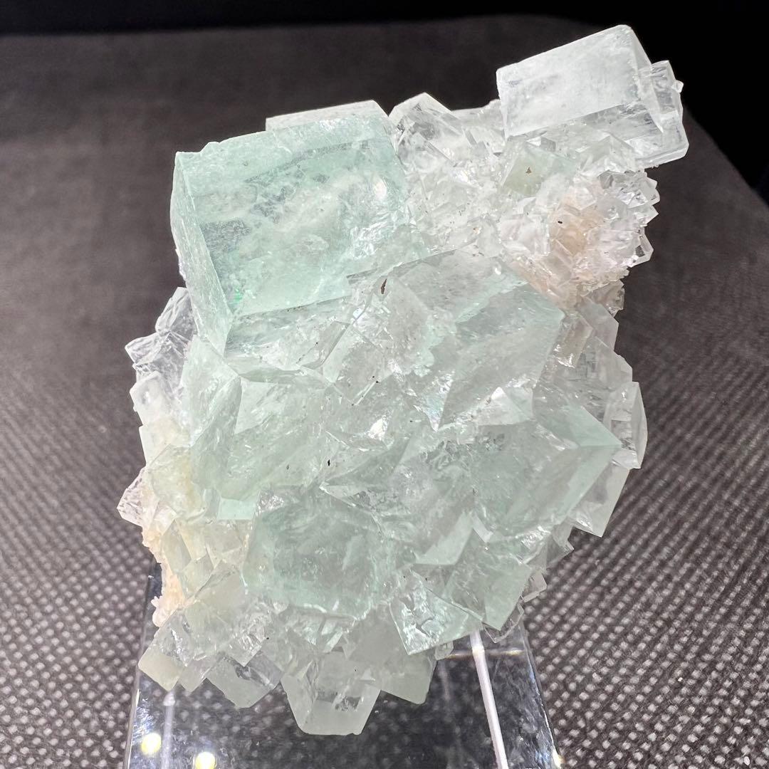 シャンファーリン産 マスカットグリーンフローライト｜中国湖南省 香花