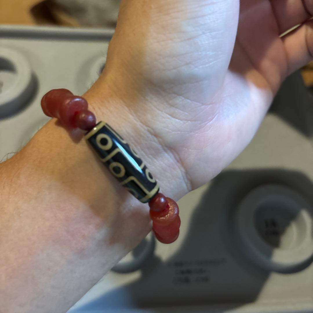 すごい！これもつけたらブワーってくる！九眼天珠と瑪瑙のブレス！