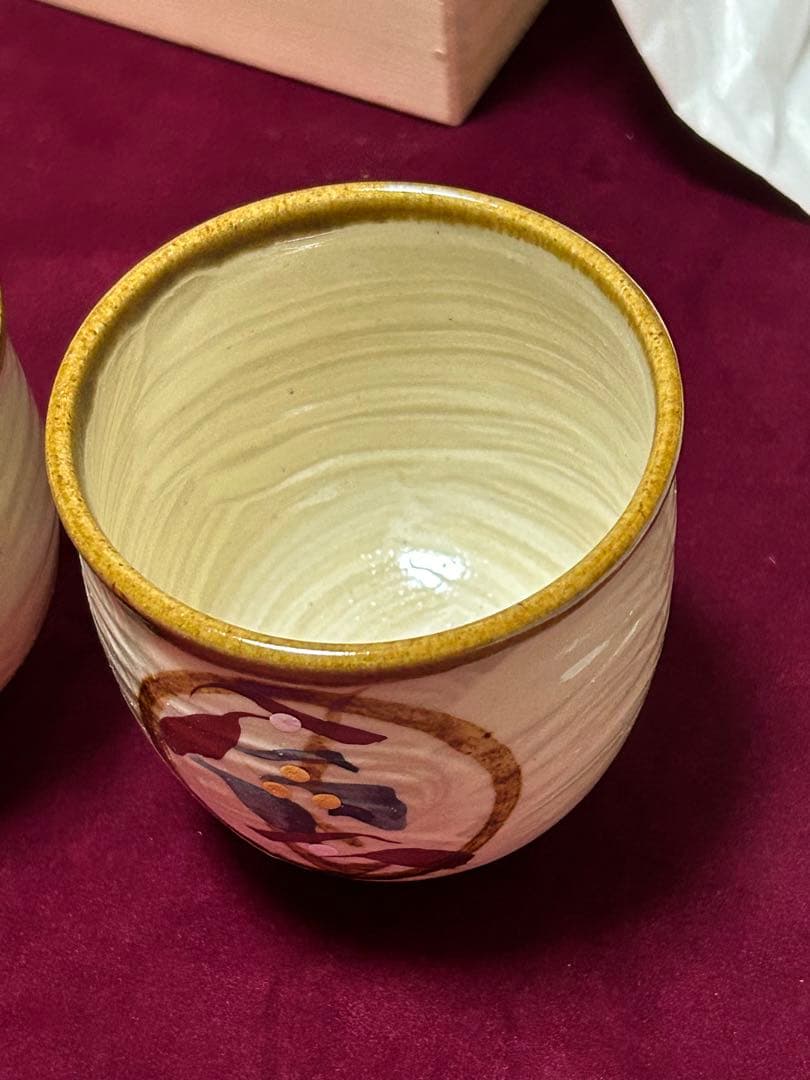 伝統的な日本の陶器　金銀を使用の縁起物夫婦湯呑2個木製箱付‼️大特価SALE終了
