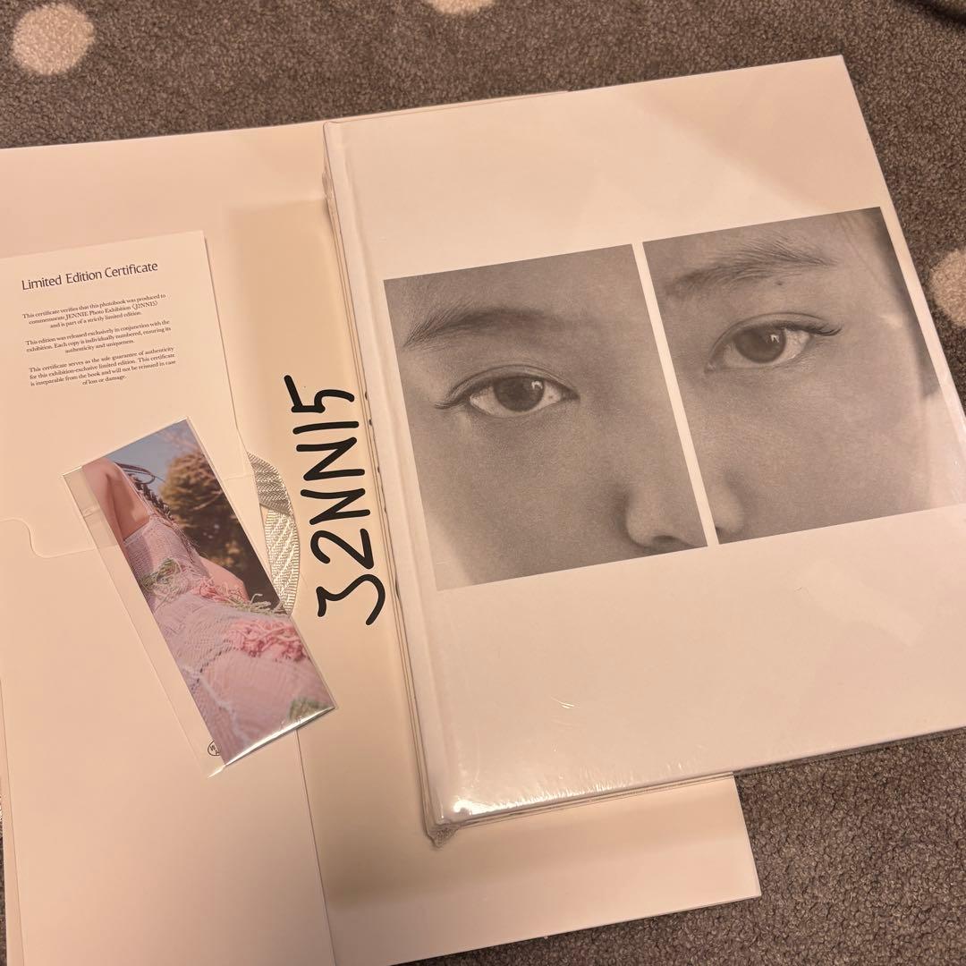 J2NNI5 pop up 写真展ジェニJENNIE Photobook写真集 - メルカリ