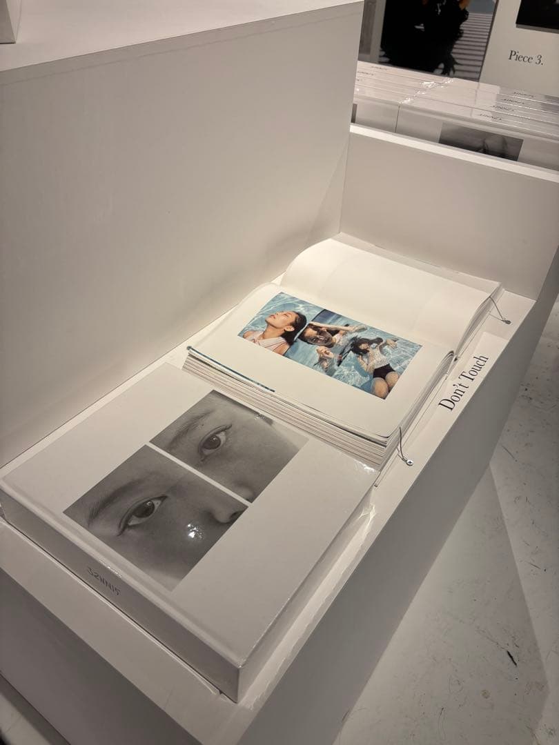 J2NNI5 pop up 写真展ジェニJENNIE Photobook写真集 - メルカリ