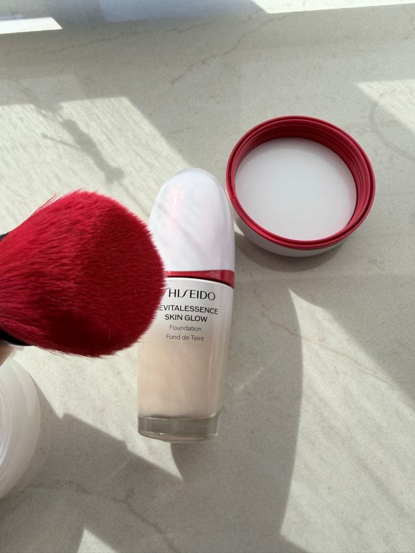 ファンデーション、パウダー、ブラシセット