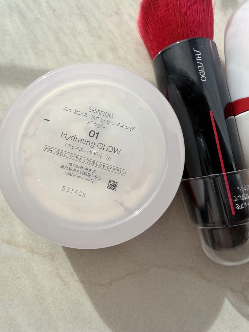 ファンデーション、パウダー、ブラシセット