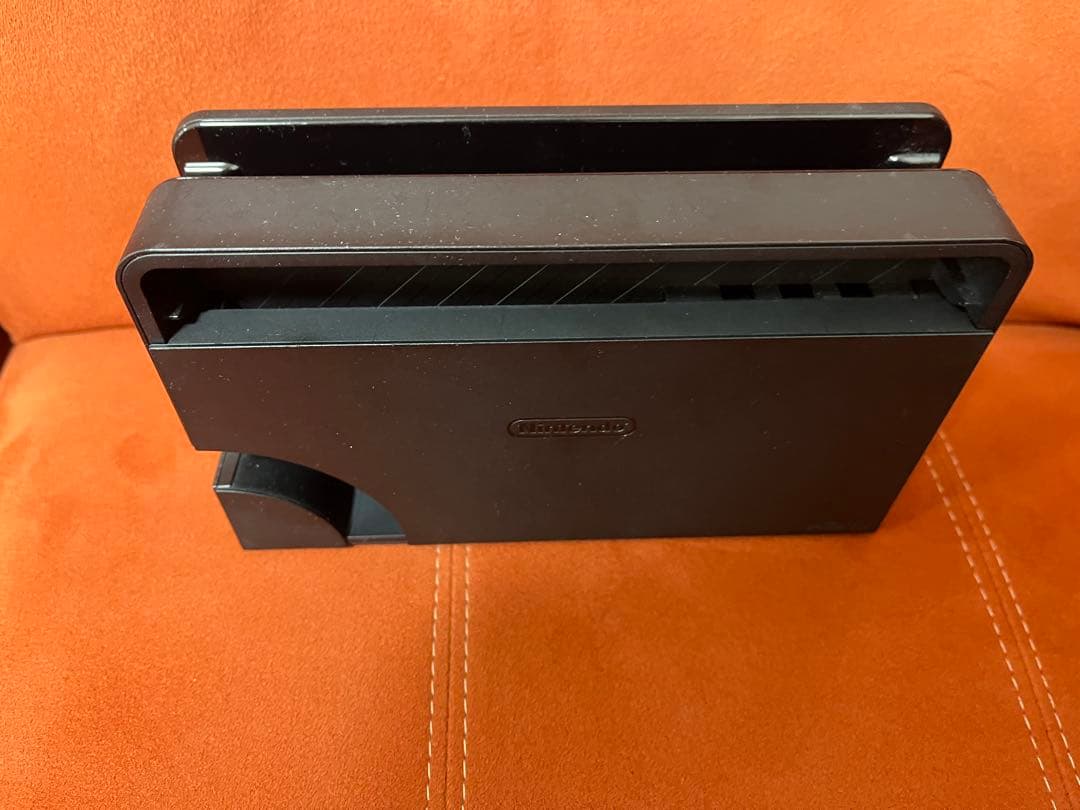 ①Nintendo Switch 青/黄Joy-Con 本体　中古使用品