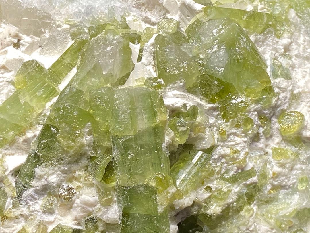 トルマリン ピーチ鉱山 331g