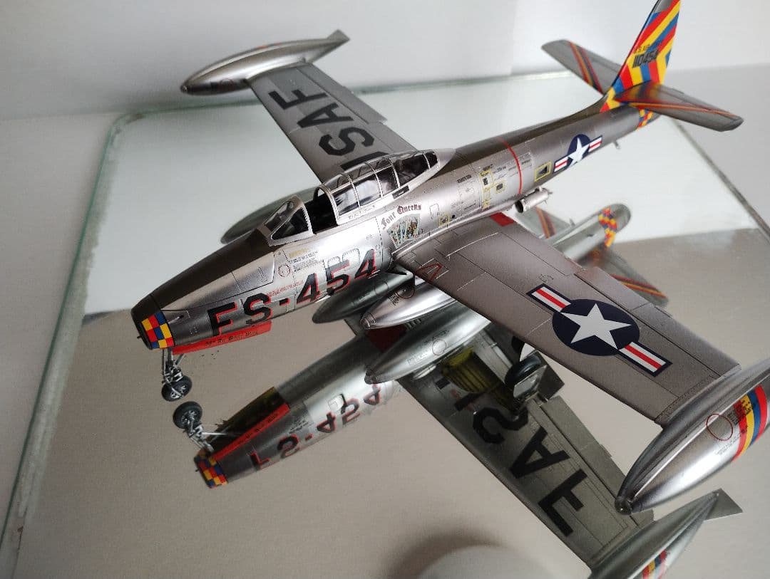 プラモデル完成機 1/48 リパブリックF-84Gサンダージェット 模型