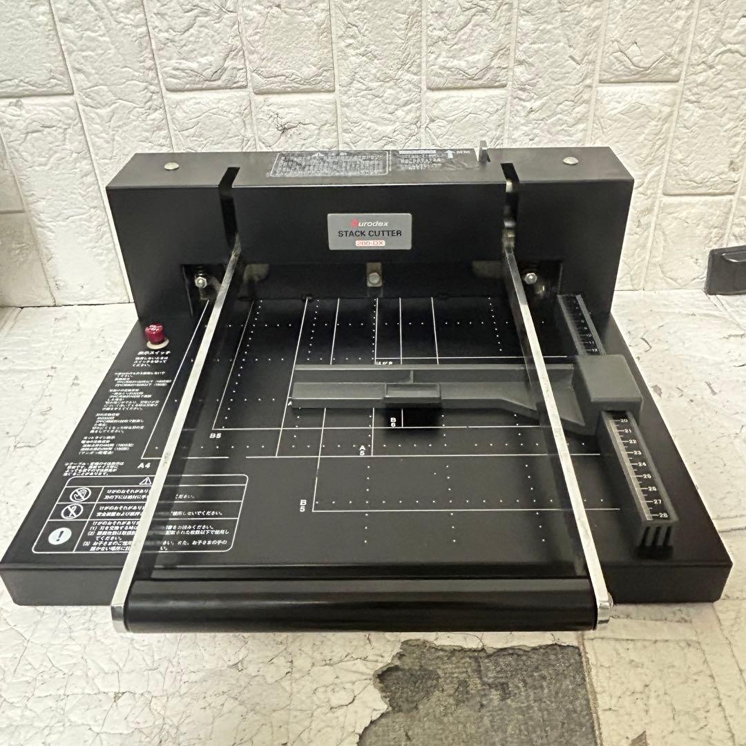 DURODEX 自炊裁断機 ブラック 200DX　コンパクト裁断機 Amazon.co.jp: DURODEX 自炊裁断機 ブラック 200DX : ホーム＆キッチン