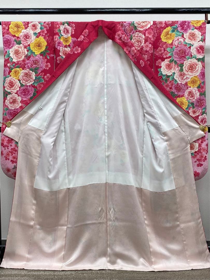 振袖 豪華 銀通し 銀彩 グリッター 紋意匠 身丈162cm パールトーン加工済