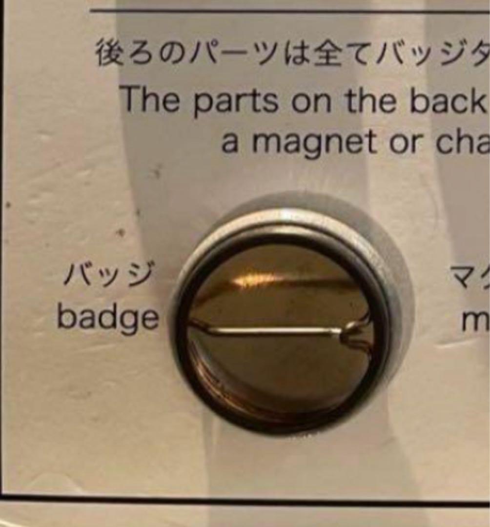トラベラーズファクトリー14周年記念 缶バッジ 成田空港 限定 - メルカリ