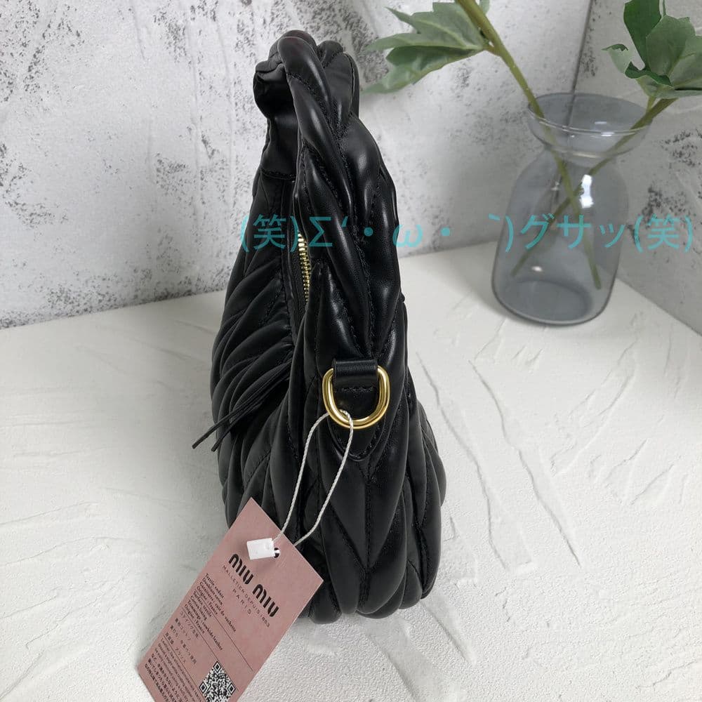 miu miu ブラック ショルダーバッグ ハンドバッグ レザー