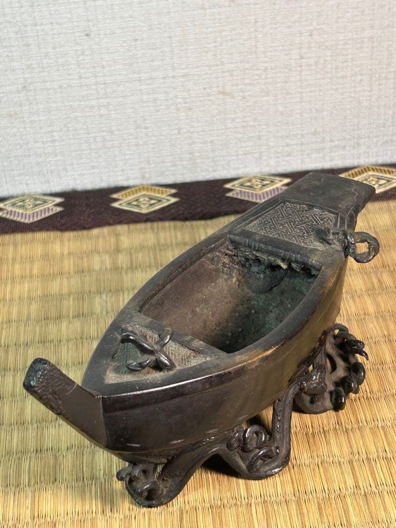 銅製香炉　舟と千鳥