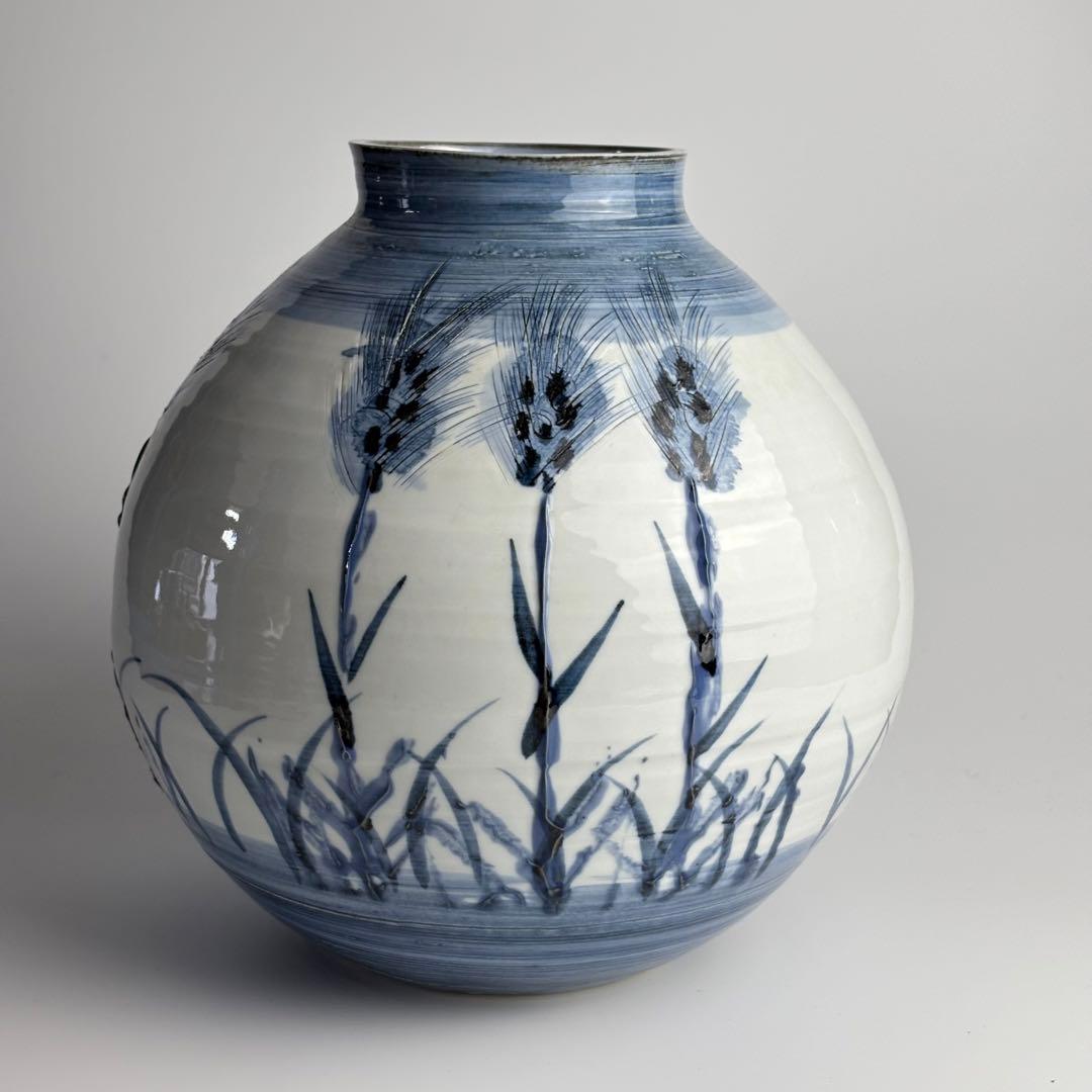 有田焼 日展陶芸作家 草場正人 共箱 在銘 染付 細密絵 花瓶 花入 飾壷