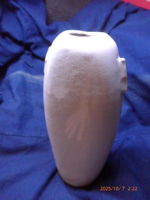 萩焼で人気陶芸家の新庄貞嗣氏の萩花入です。未使用品です