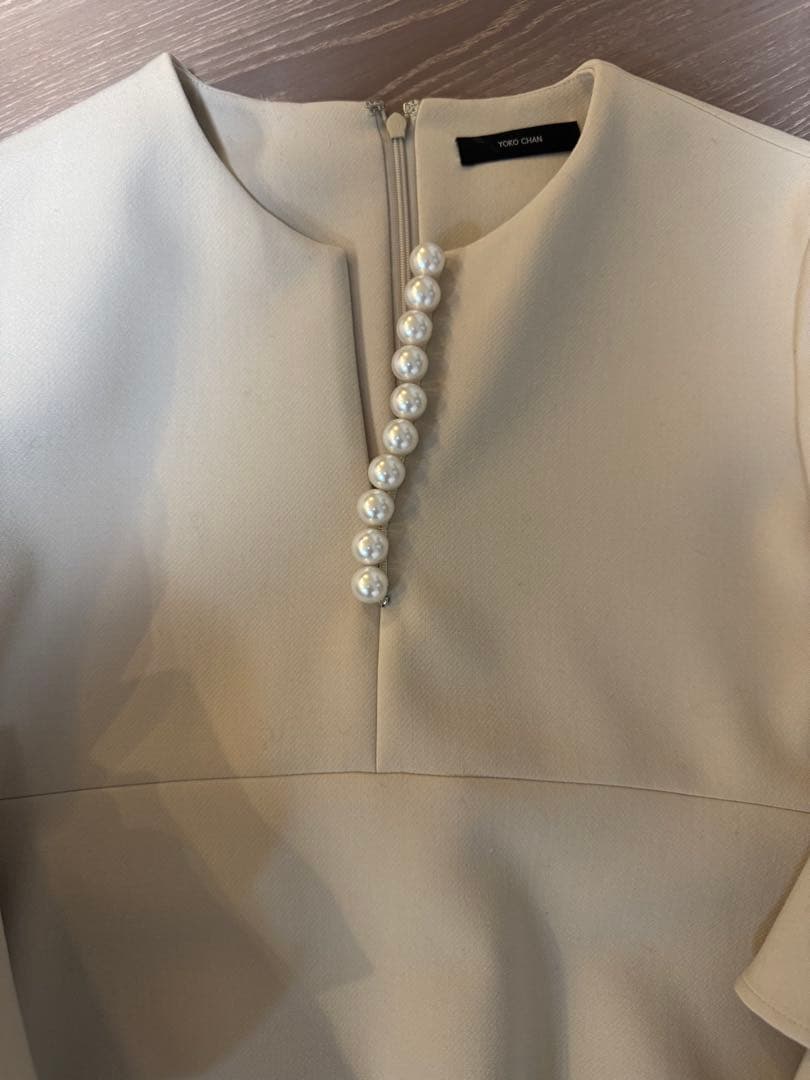 YOKOCHANクリーム色 フリル袖 パーティードレス　サイズ40