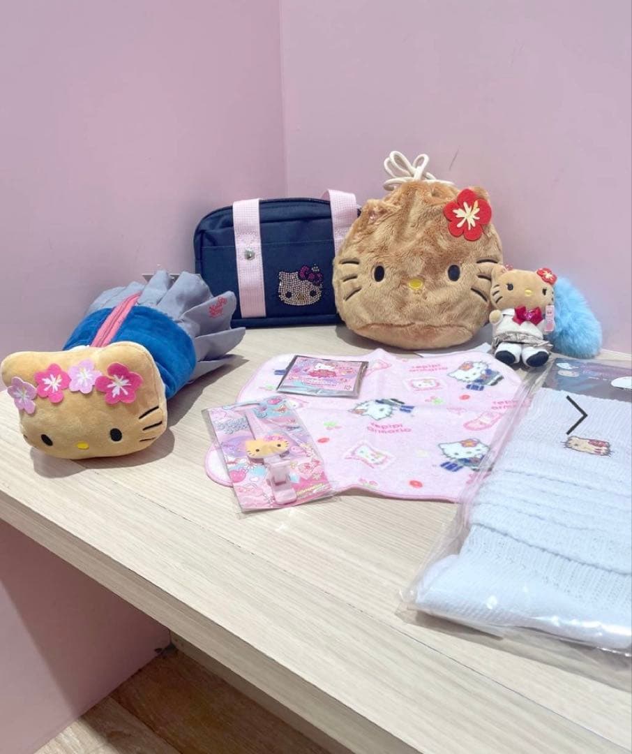 hello kittyハローキティrepipi armario日焼けポーチ筆箱