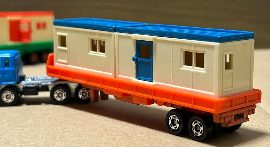 ロングトミカ いすゞ V12 ハウストレーラー 青ヘッド