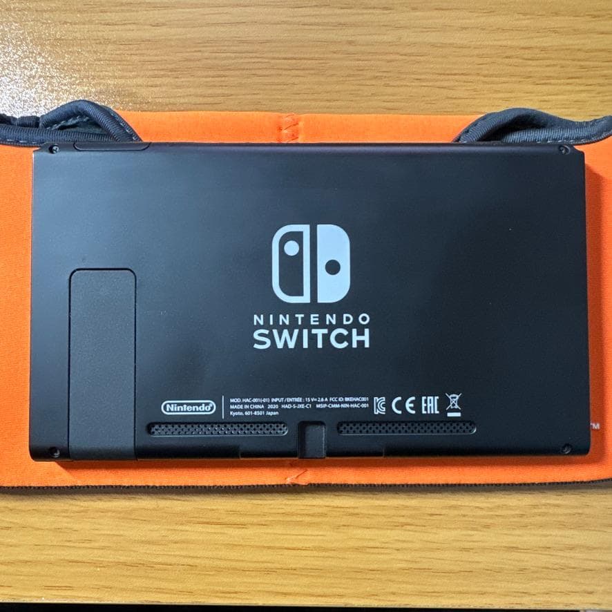 Switch 本体（バッテリー強化版）＋SDカード64G＋ソフトケース＋その他