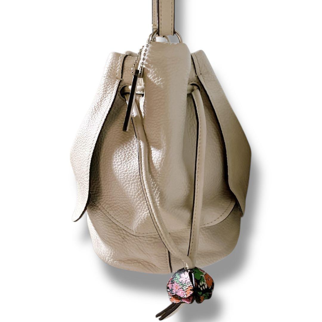 コーチ 良品 2way 斜め掛け可 レザー 巾着ショルダーバッグ ホワイト系