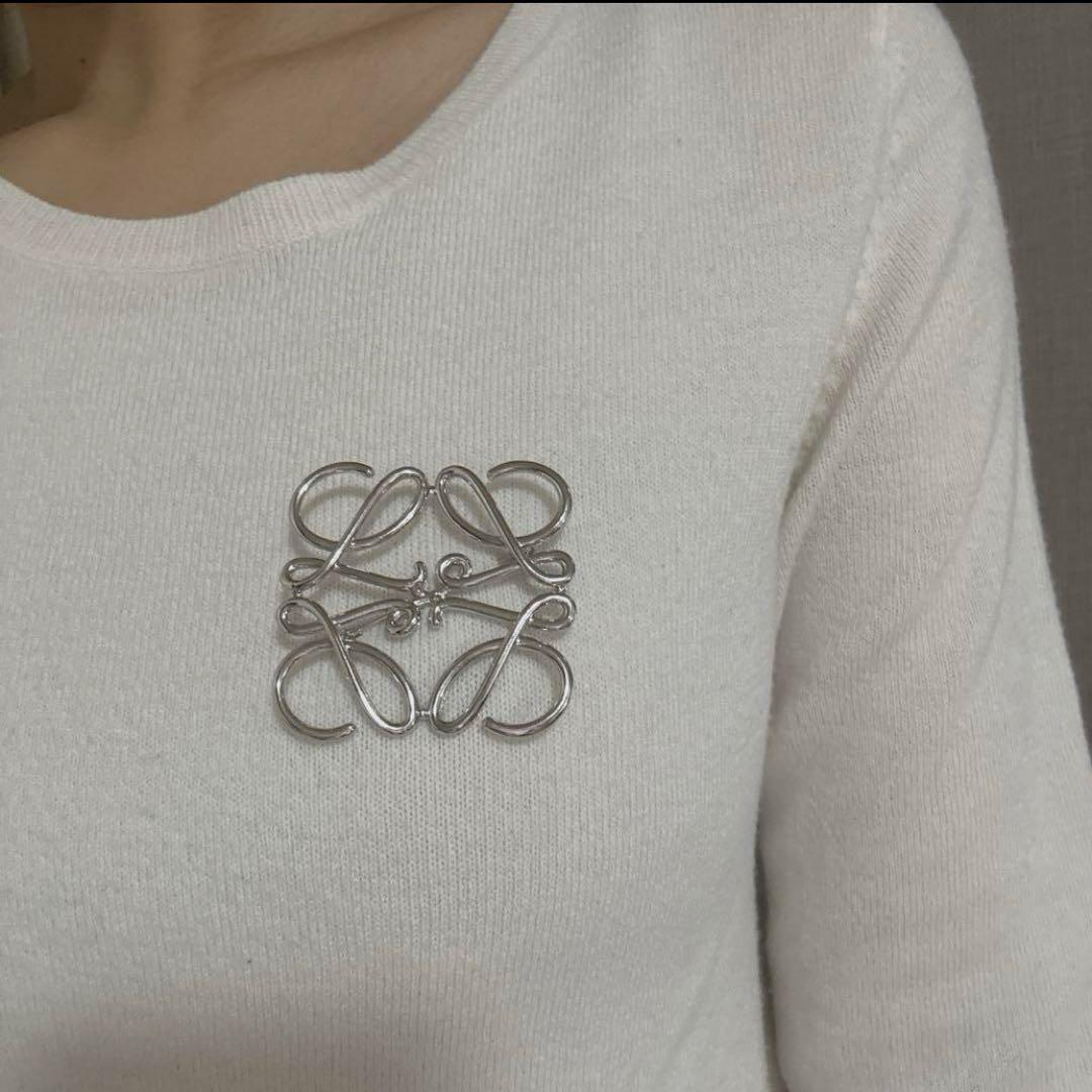 アナグラムブローチ LOEWE ロエベ シルバー - メルカリ