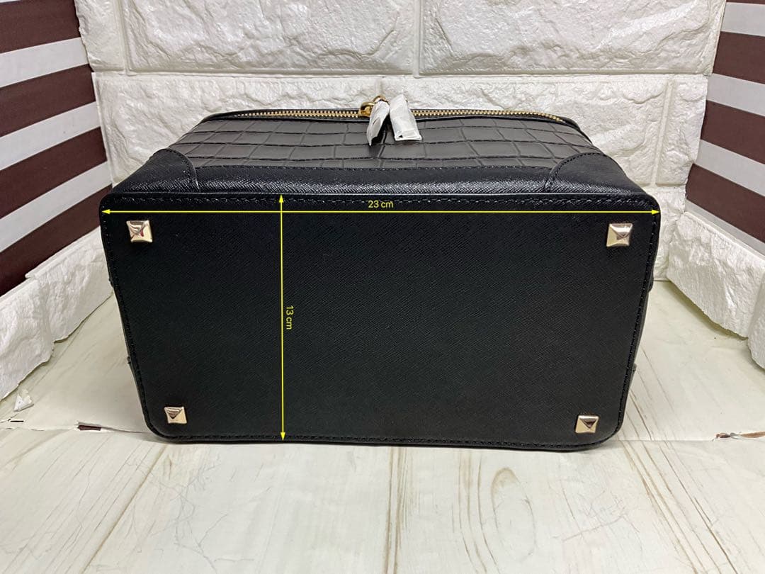 セール　ヘンリベンデル　黒 クロコダイル風 トレインバック　未使用品