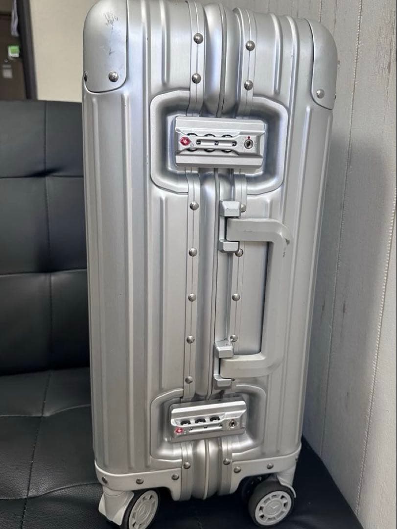 メルセデスベンツ オリジナル アルミスーツケース シルバー 32L 4輪