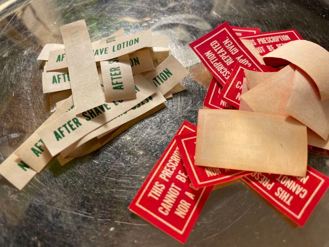 海外 ファーマシーラベル 54種各一枚計54枚 ➕薬袋一枚 ヴィンテージ